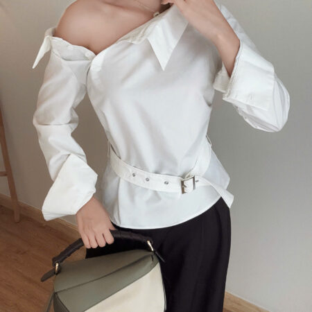 V19 - Áo sơmi oversize cổ xéo đính nút kèm belt